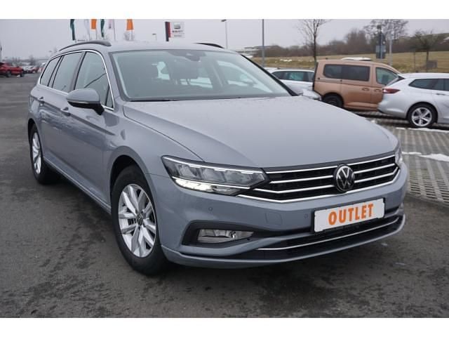Gebraucht VW Passat 150 PS (110 kW) 2023 Grau Kombi