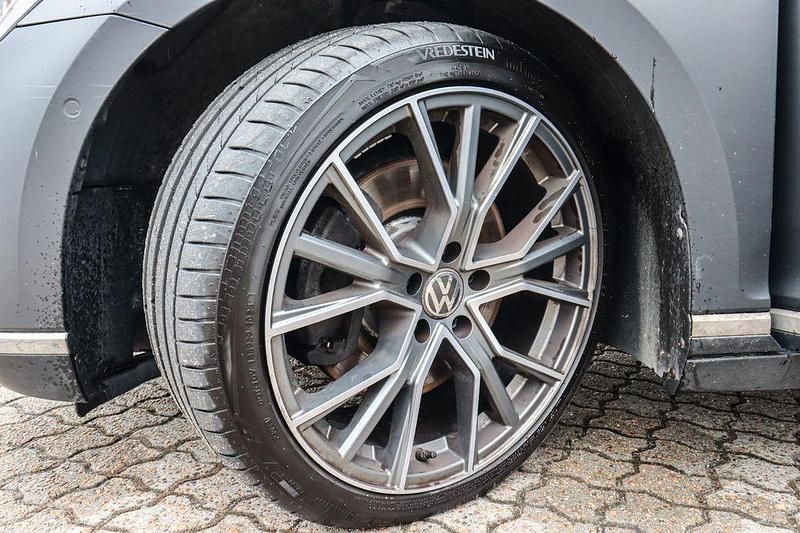 Gebraucht VW Passat Elegance 239 PS (175 kW) 2020 Blau Kombi