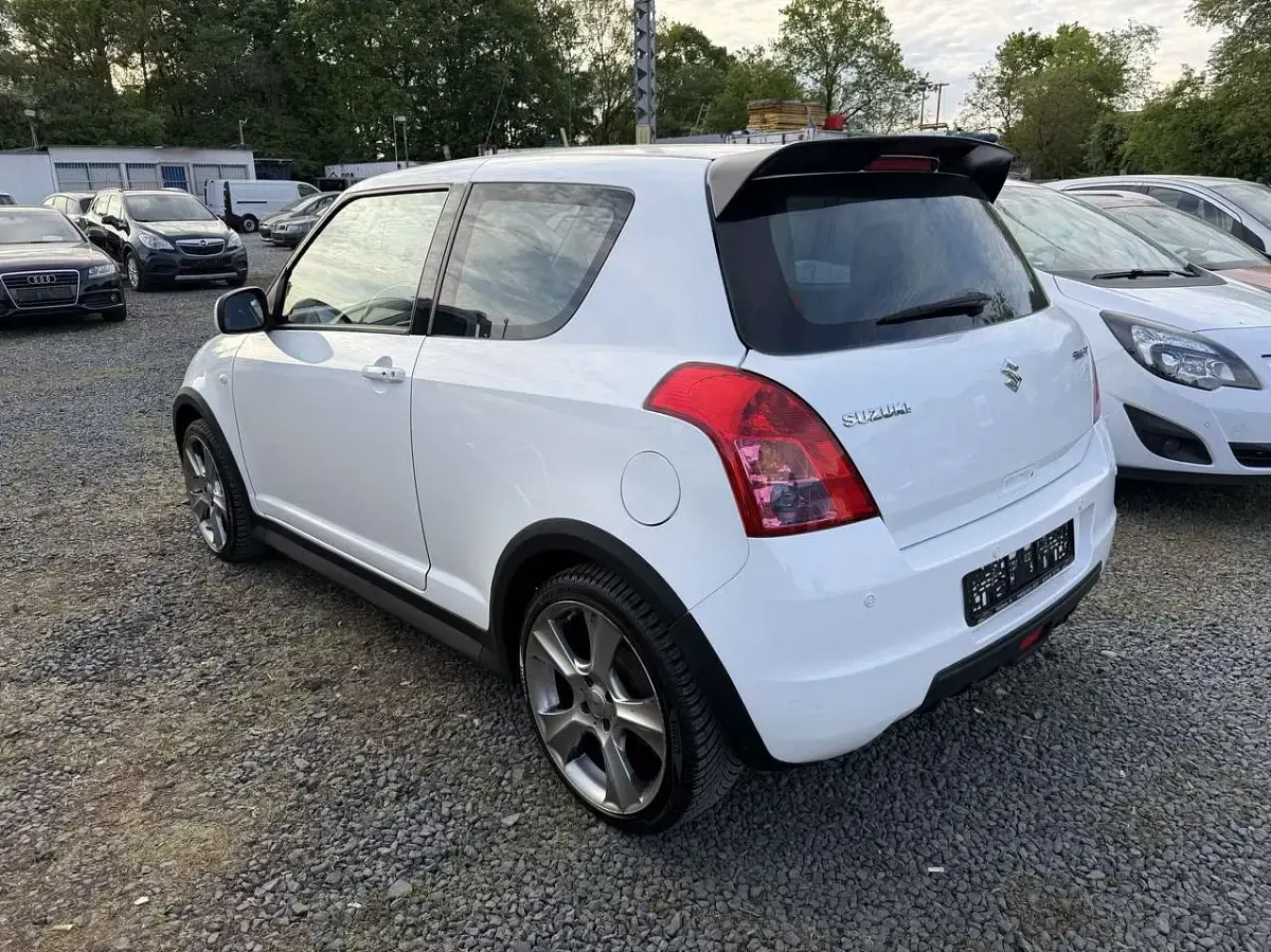 Gebraucht Suzuki Swift 92 PS (67 kW) 2008 Weiß Kleinwagen