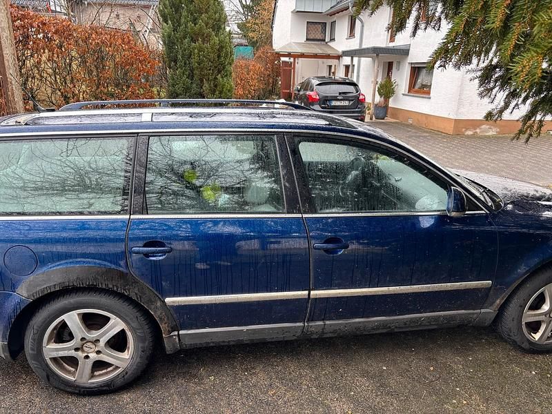 Gebraucht VW Passat 163 PS (119 kW) 2005 Blau Kombi
