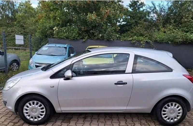 Gebraucht Opel Corsa 60 PS (44 kW) 2009 Silber Kleinwagen