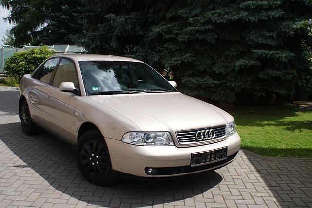 Gold Gebraucht 2000 Audi A4 Limousine | 6.000 € - Bild 1/4