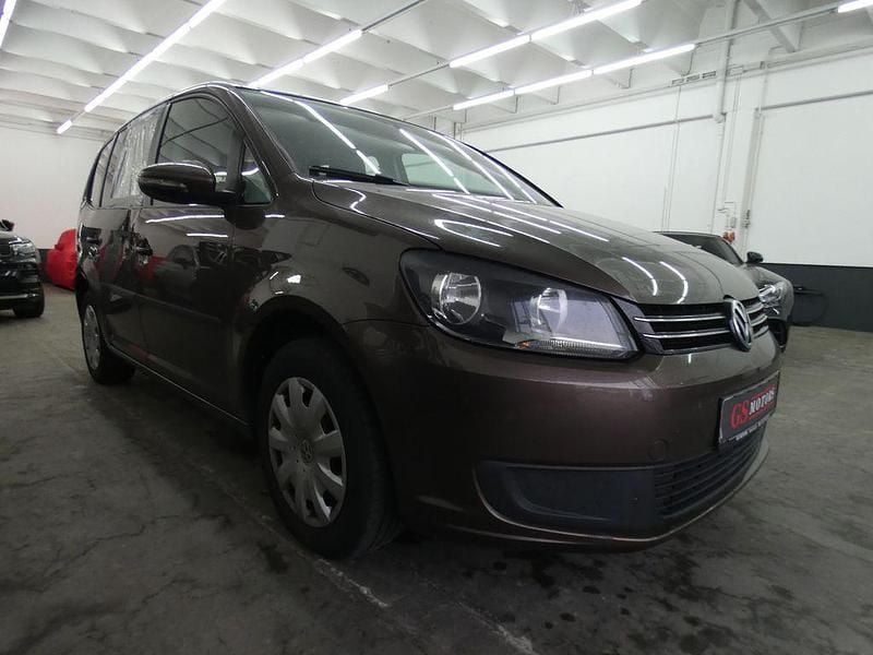 Braun Gebraucht 2013 VW Touran Trendline Van / Kleinbus | 3.199 € (Superpreis) - Bild 1/4
