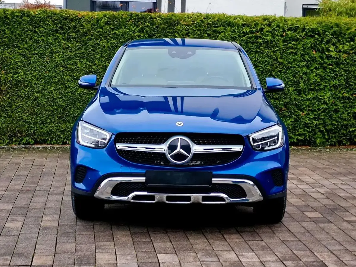 Gebraucht Mercedes GLC300 211 PS (155 kW) 2021 Blau Coupé
