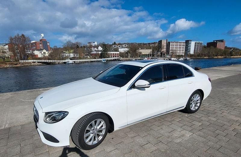 Gebraucht Mercedes E220 Avantgarde 194 PS (142 kW) 2017 Limousine