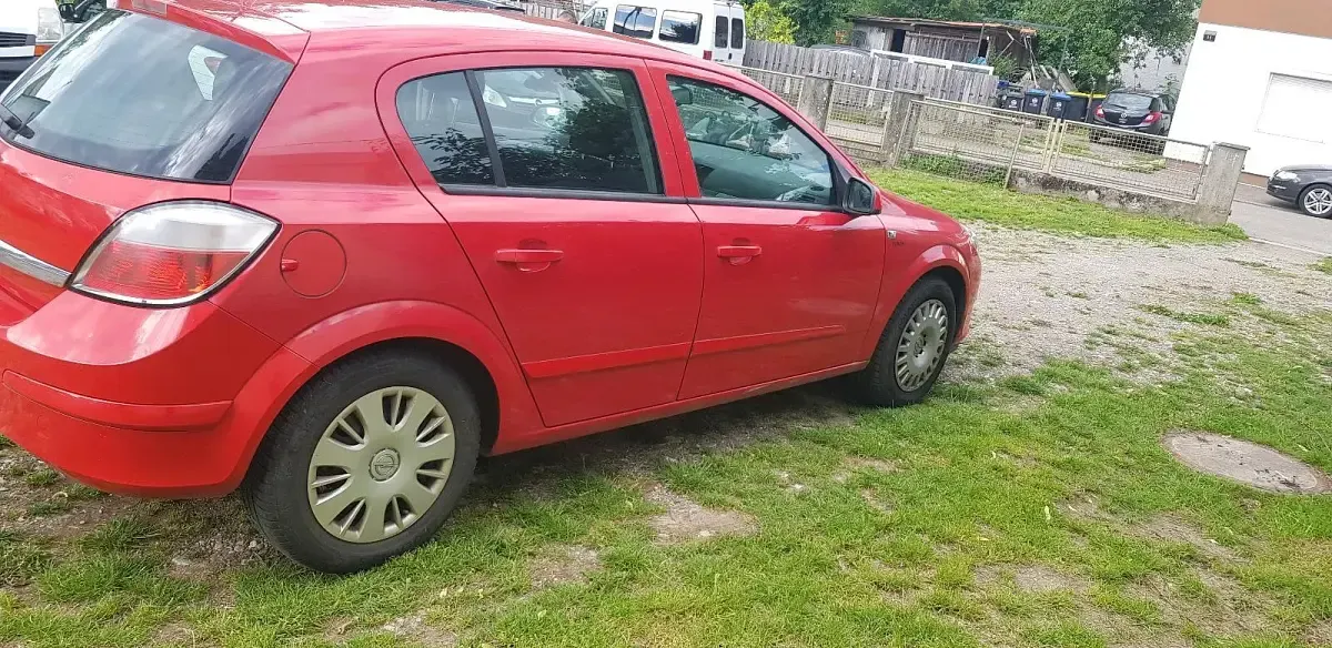 Gebraucht Opel Astra 105 PS (77 kW) 2005 Kleinwagen
