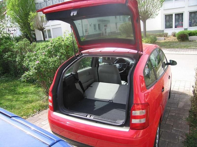 Gebraucht Audi A2 61 PS (44 kW) 2004 Rot Kleinwagen