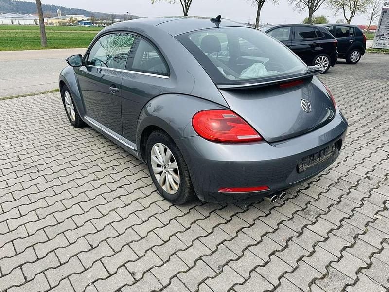 Gebraucht VW Beetle Design 160 PS (117 kW) 2013 Platinum grey metallic Kleinwagen