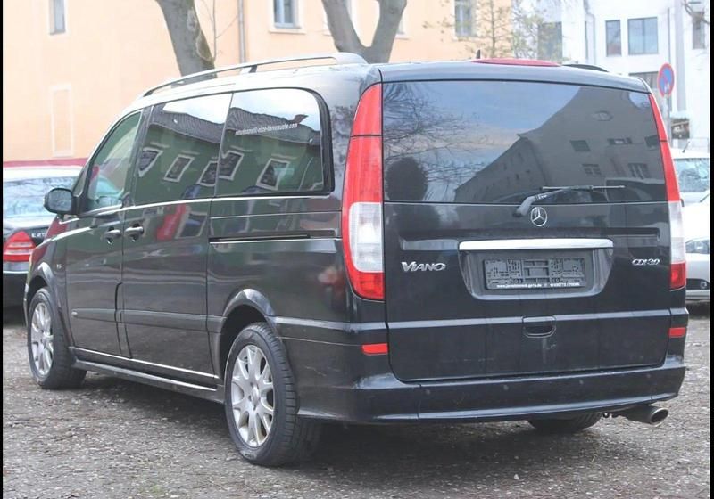Gebraucht Mercedes Viano 204 PS (150 kW) 2009 Obsidianschwarz metallic Van / Kleinbus