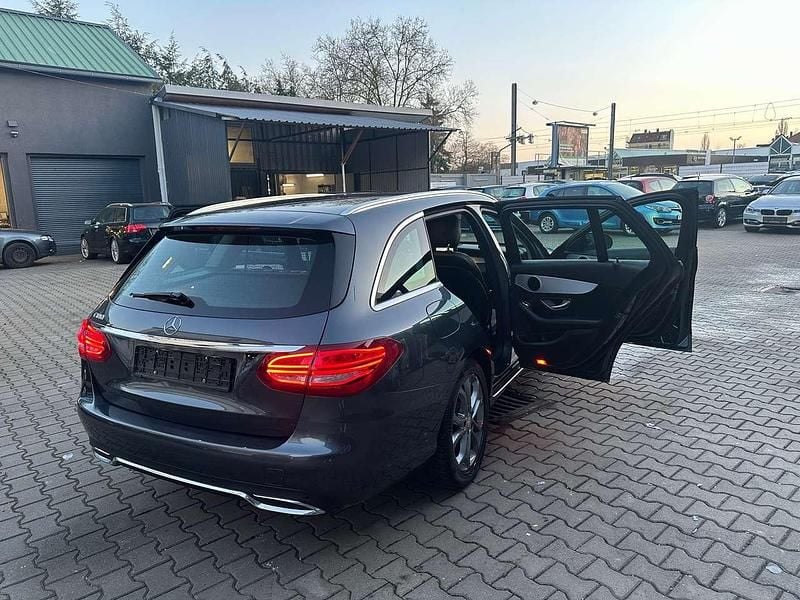 Gebraucht Mercedes C180 156 PS (114 kW) 2016 Tenoritgrau  metalliclack Kombi
