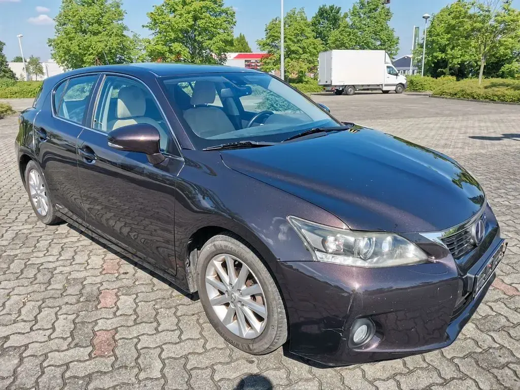 Gebraucht Lexus CT200h 136 PS (100 kW) 2011 Braun Limousine