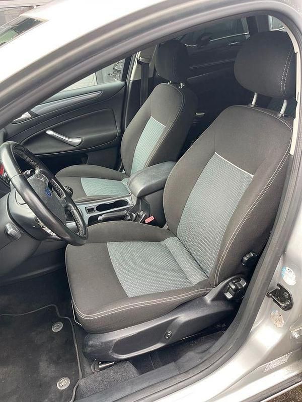 Gebraucht Ford Mondeo Titanium 160 PS (117 kW) 2011 Silber Kombi