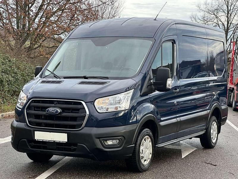 Gebraucht Ford Transit 105 PS (77 kW) 2022 Blazerblau Van / Kleinbus