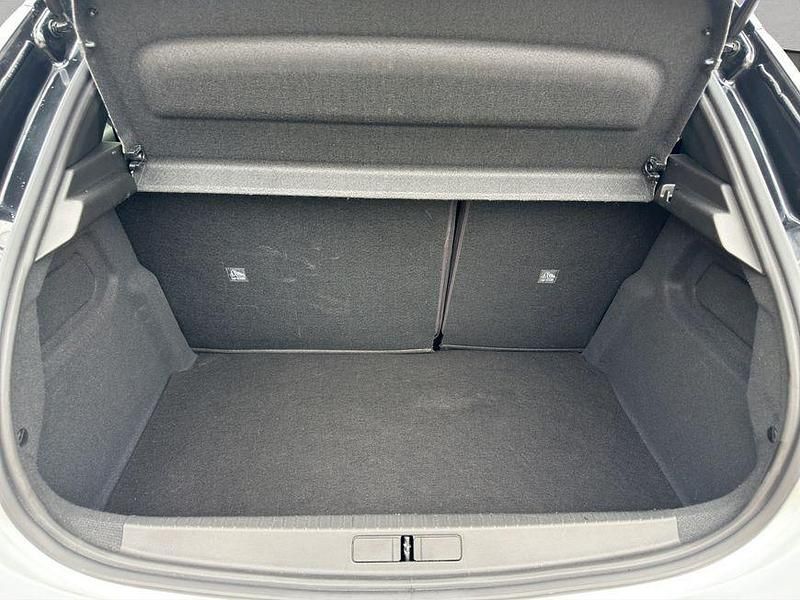 Gebraucht Opel Corsa Elegance 101 PS (74 kW) 2024 Kardio rot metallic Limousine