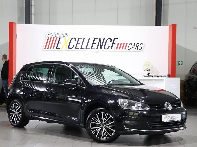 Schwarz Gebraucht 2016 VW Golf VII Allstar Limousine | 10.997 € (Fairer Preis) - Bild 1/4