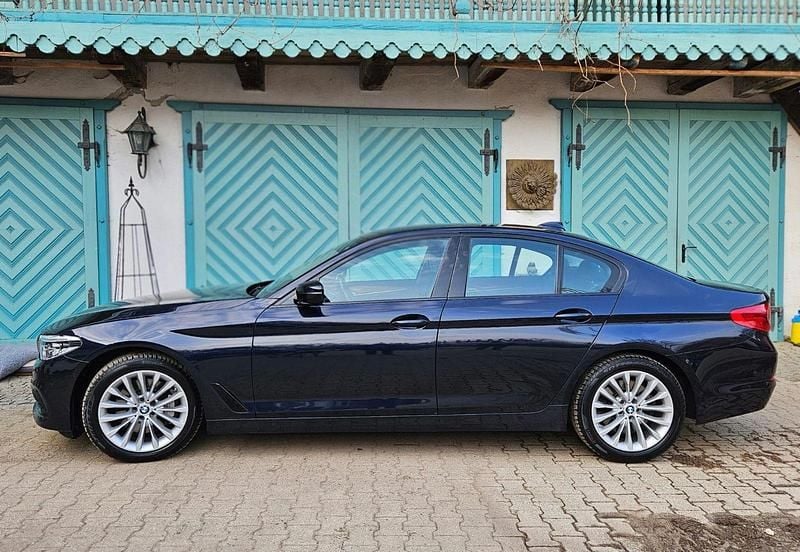 Gebraucht BMW 530 Sport Line 265 PS (194 kW) 2018 Blau Limousine