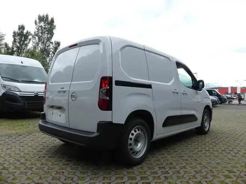 Używany Opel Combo Edition 102 KM (75 kW) 2024 Biały Minivan