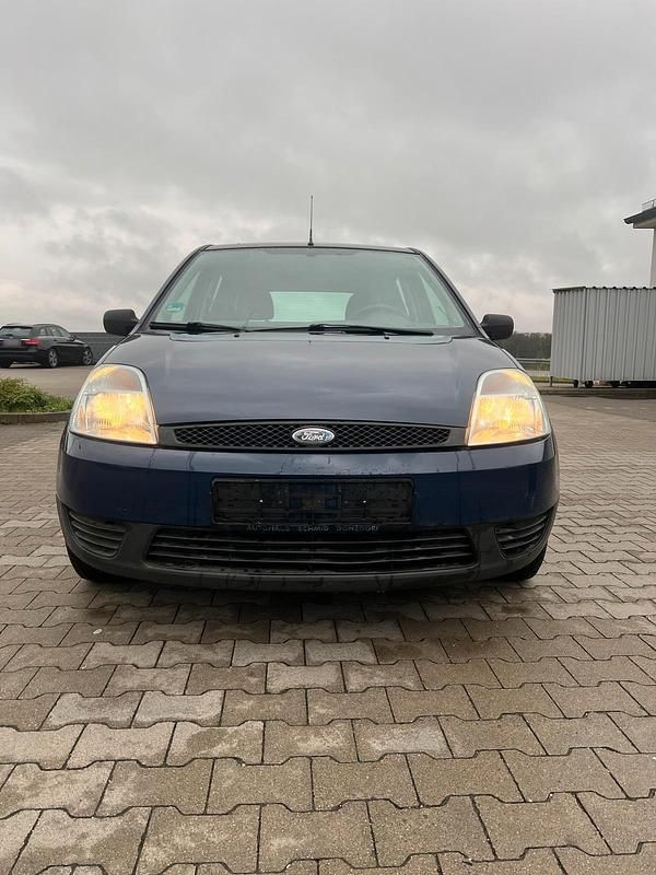 Gebraucht Ford Fiesta 80 PS (58 kW) 2002 Blau Kleinwagen