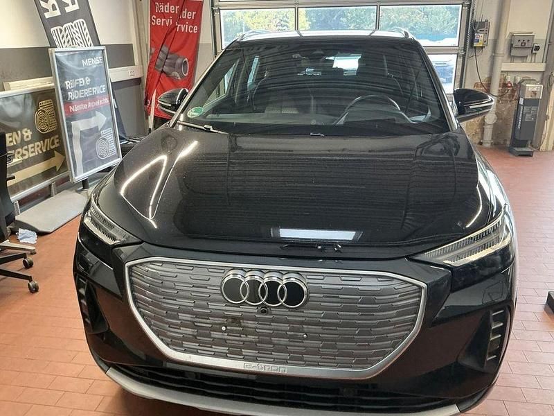 Gebraucht Audi Q4 e-tron Advanced Plus 150 kW (204 PS) 2022 Mythosschwarz SUV