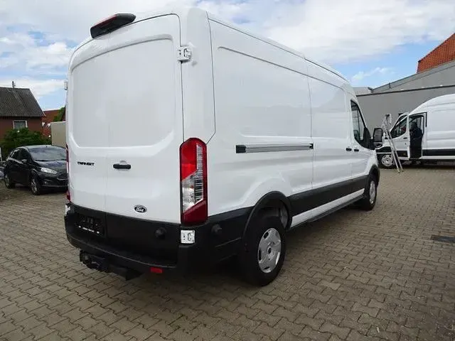 Gebraucht Ford Transit Trend 131 PS (96 kW) 2025 Weiß Limousine