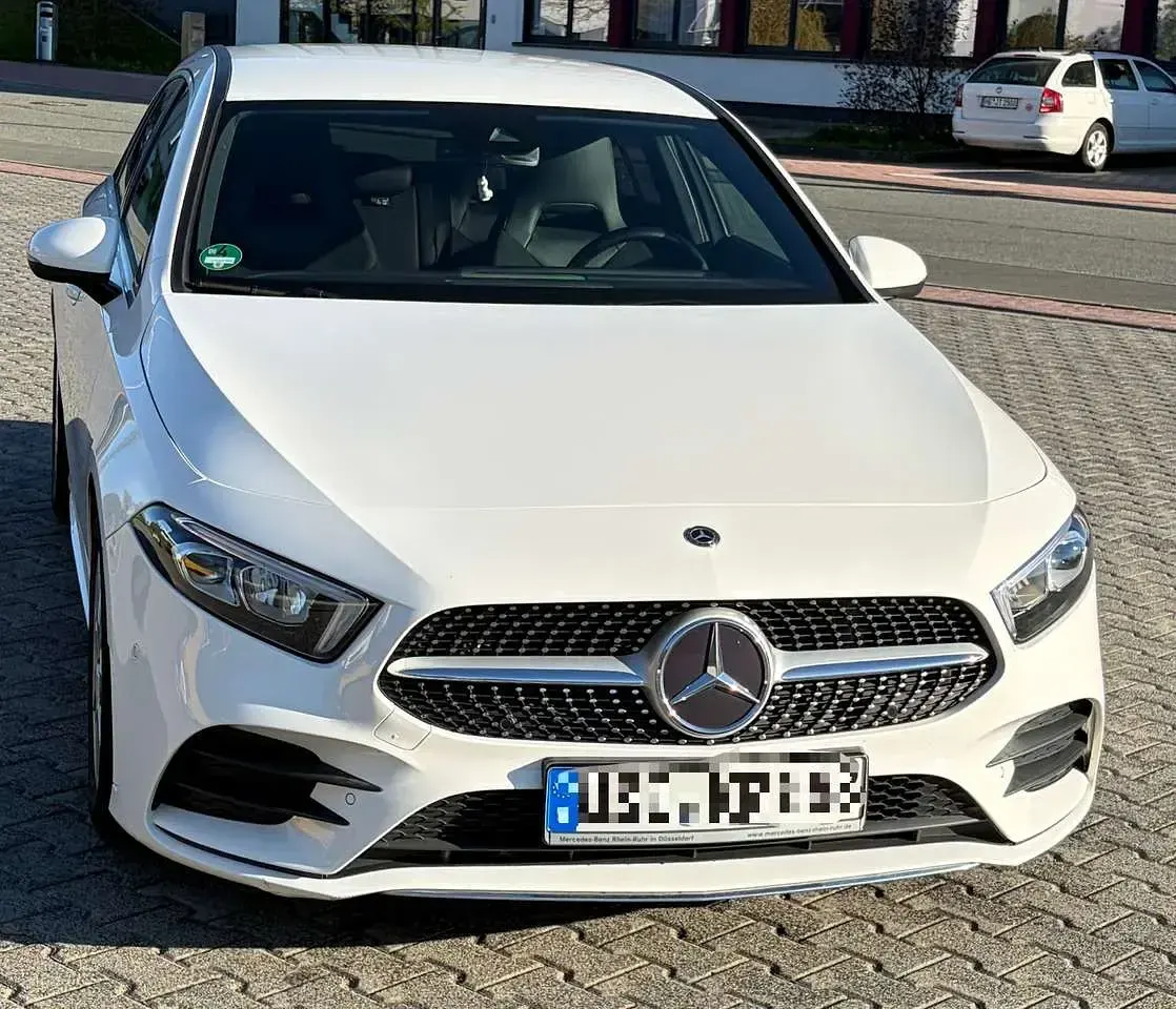 Gebraucht Mercedes A200 AMG line 163 PS (119 kW) 2018 Weiß Kombi