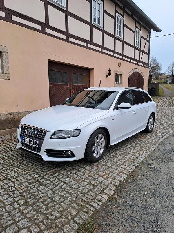 Andere farben Gebraucht 2011 Audi A4 S-Line Kombi | 11.900 € - Bild 1/4