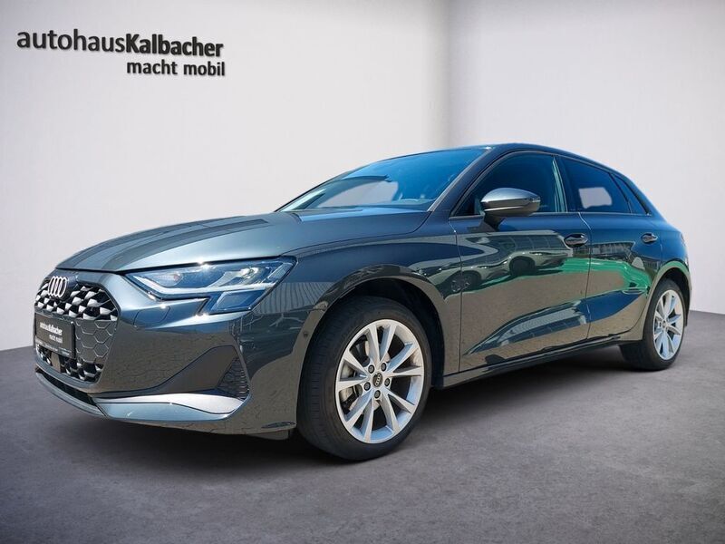 Grau Gebraucht 2024 Audi A3 Sportback Limousine | 33.490 € (Fairer Preis) - Bild 1/4