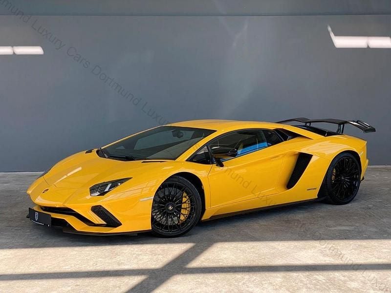 Gelb Gebraucht 2018 Lamborghini Aventador | 320.000 € - Bild 1/4