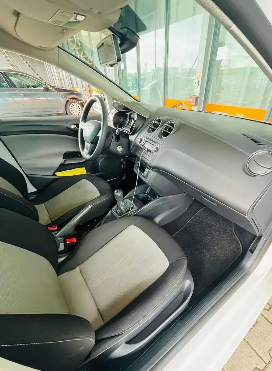 Gebraucht Seat Ibiza 69 PS (50 kW) 2014 Weiß Kleinwagen