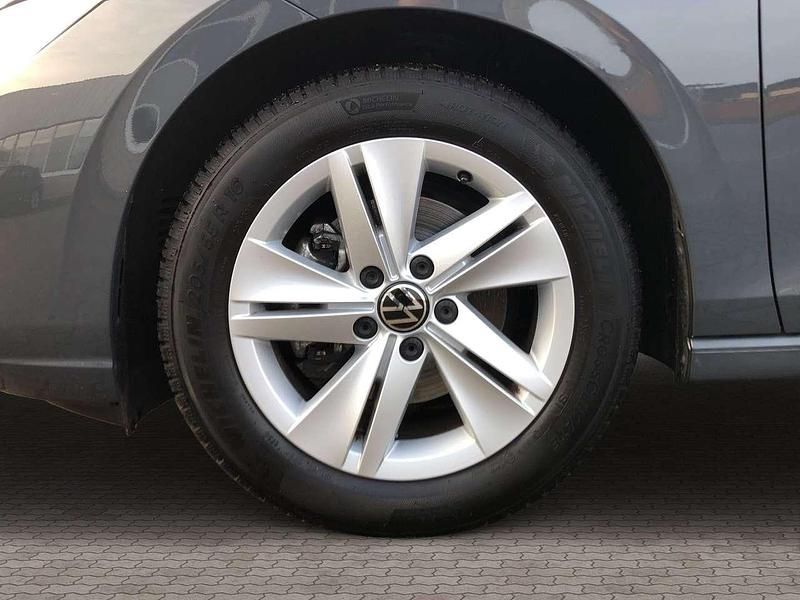 Gebraucht VW Golf VIII Life 131 PS (96 kW) 2024 Delfingrau Limousine