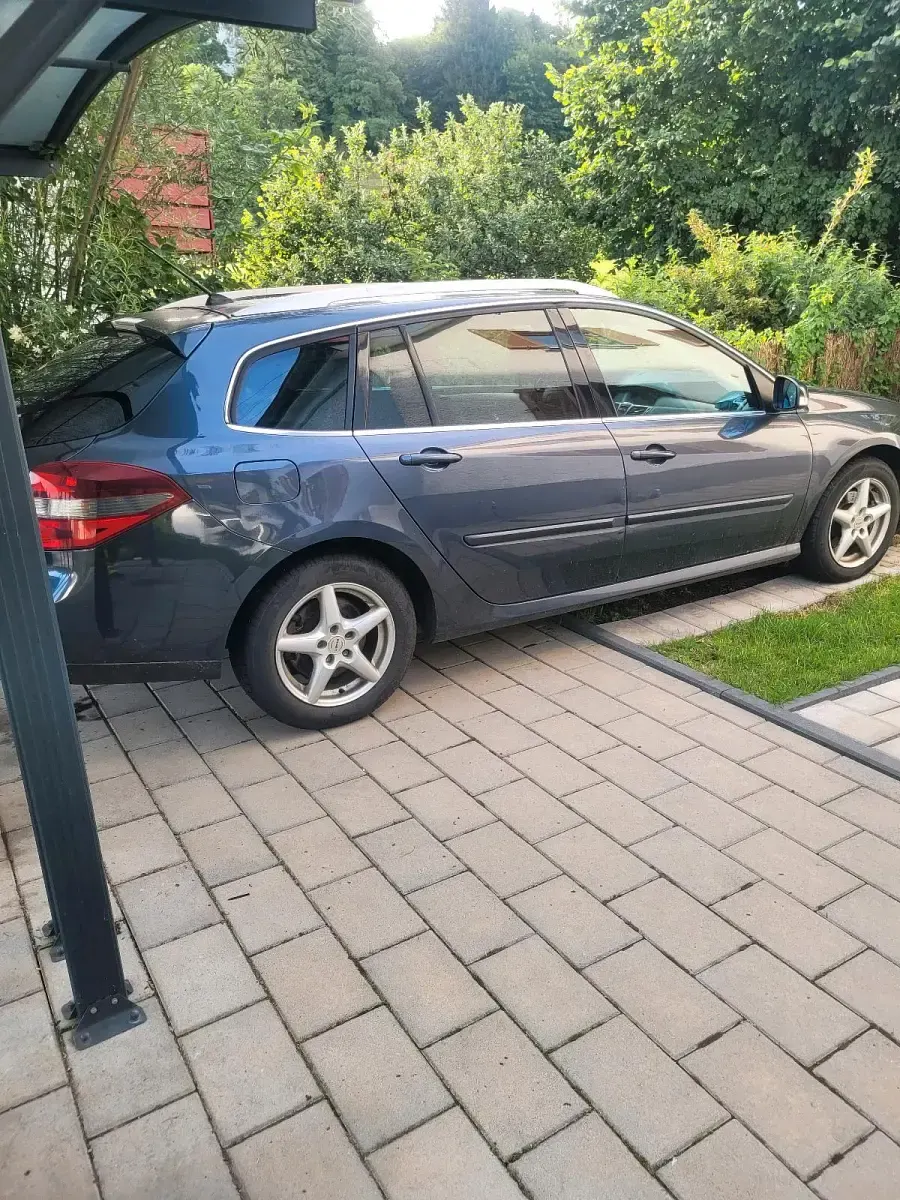 Gebraucht Renault Laguna III 150 PS (110 kW) 2008 Schwarz Kombi