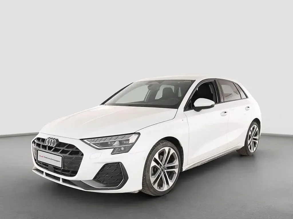 Gebraucht Audi A3 Ambiente 150 PS (110 kW) 2025 Gletscherweiß (metallic) Limousine