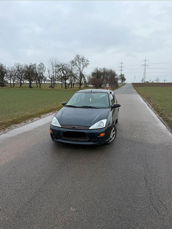 Gebraucht Ford Focus 115 PS (84 kW) 2000 Blau Coupé