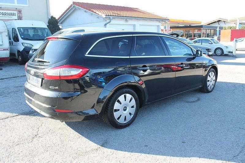 Gebraucht Ford Mondeo 116 PS (85 kW) 2012 Schwarz Limousine