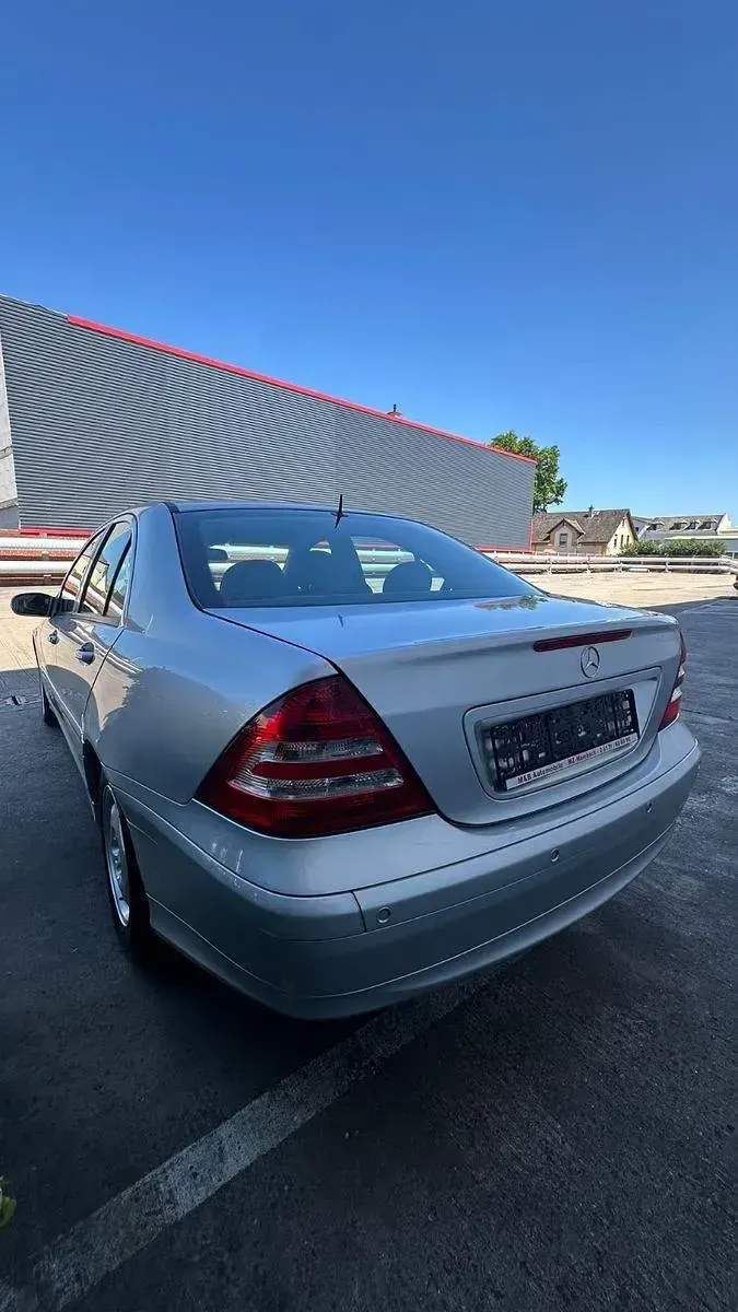 Gebraucht Mercedes C200 Sport Edition 122 PS (89 kW) 2007 Silber Limousine