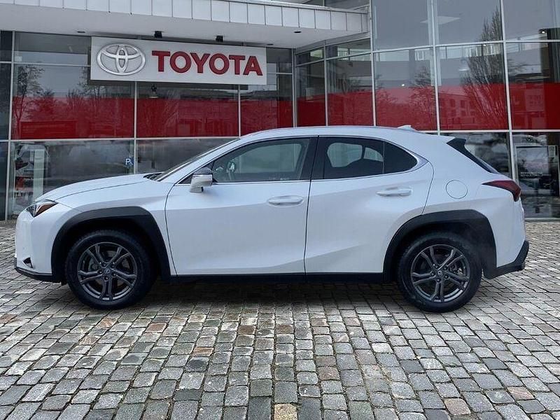 Gebraucht Lexus UX 250h 184 PS (135 kW) 2022 Sonic white SUV