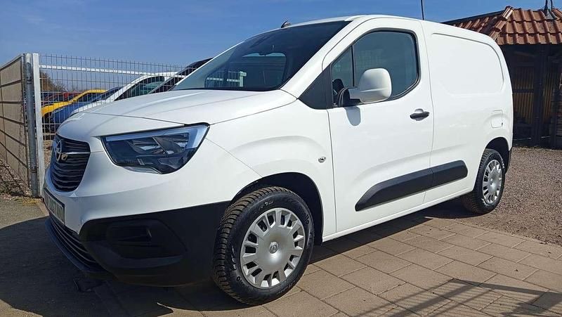 Gebraucht Opel Combo 102 PS (75 kW) 2020 Weiß Van / Kleinbus