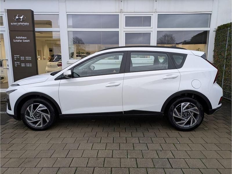 Neu Hyundai Bayon Trend 101 PS (74 kW) 2025 Weiss SUV