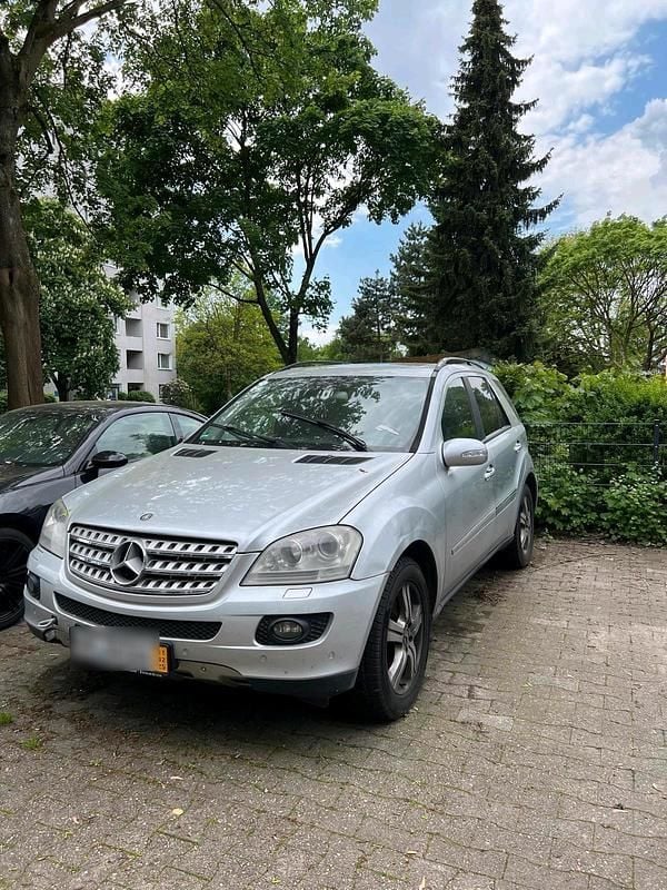 Gebraucht 2006 Mercedes ML320 SUV | 4.400 € - Bild 1/3