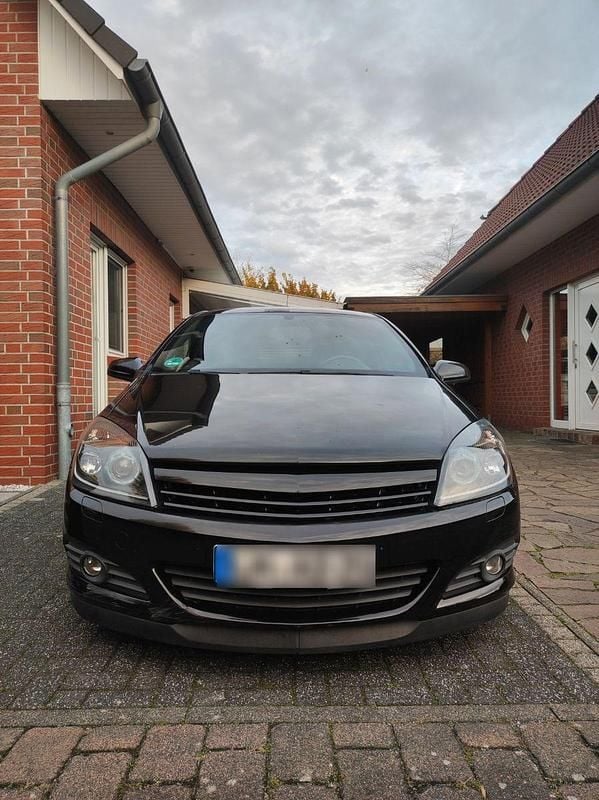 Second-hand Opel Astra 200 CP (147 kW) 2005 Negru Coupe