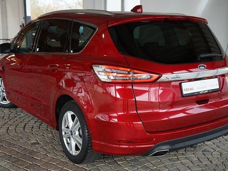 Gebraucht Ford S-MAX Titanium 190 PS (139 kW) 2020 Rot Van / Kleinbus