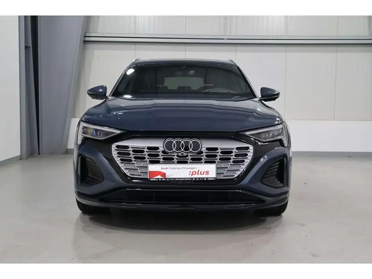 Gebraucht Audi Q8 e-tron S-Line 300 kW (408 PS) 2024 Blau SUV