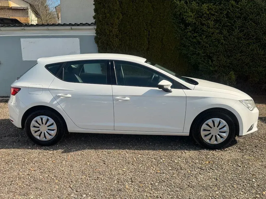 Gebraucht Seat Leon Style 105 PS (77 kW) 2013 Weiß Limousine