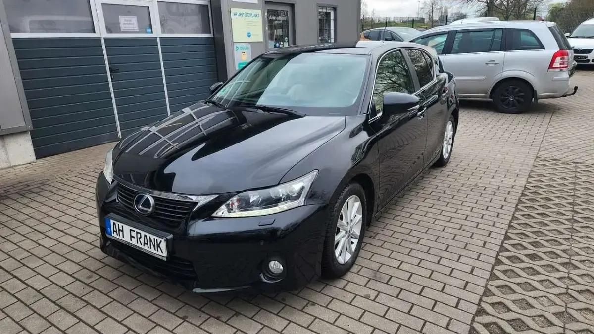Second-hand Lexus CT200h 99 CP (72 kW) 2013 Negru Berlinǎ