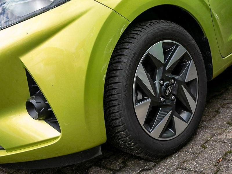 Gebraucht Hyundai i10 Trend 63 PS (46 kW) 2025 Gelb Kleinwagen