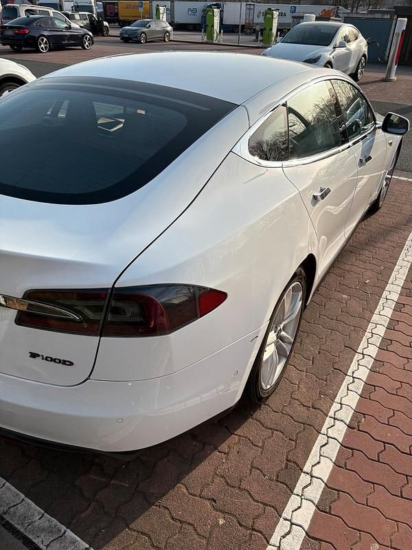 Gebraucht Tesla Model S 235 kW (320 PS) 2015 Weiß Kleinwagen