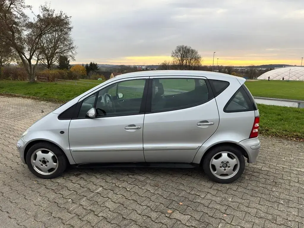 Gebraucht Mercedes A160 Elegance 102 PS (75 kW) 2004 Silber Van / Kleinbus