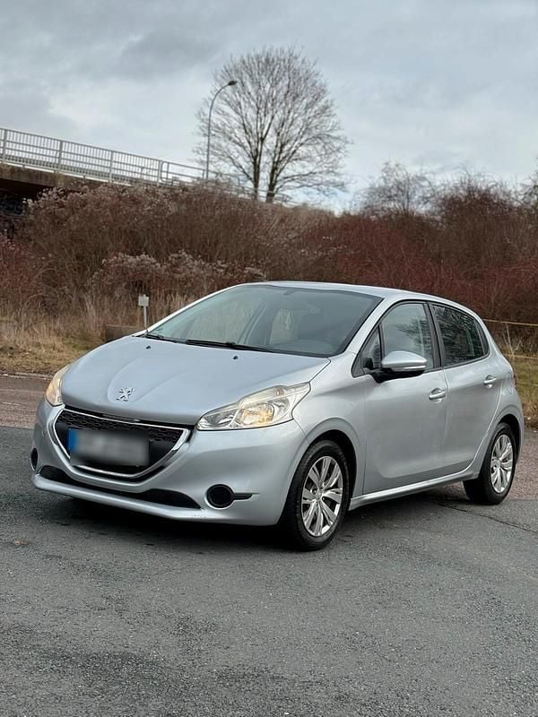 Gebraucht Peugeot 208 95 PS (69 kW) 2013 Silber Kleinwagen