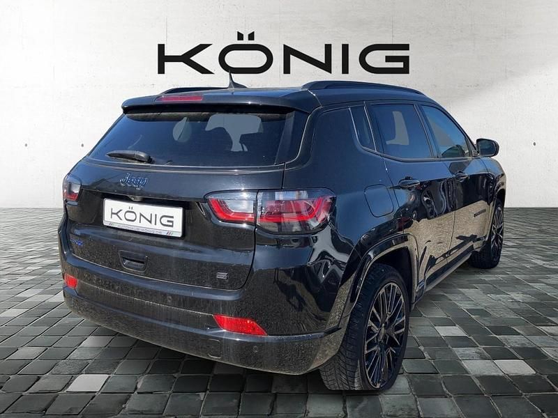 Second-hand Jeep Compass 180 CP (132 kW) 2022 Negru SUV