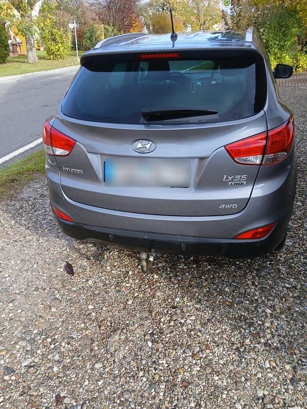 Silber Gebraucht 2013 Hyundai ix35 SUV | 8.700 € (Fairer Preis) - Bild 1/4